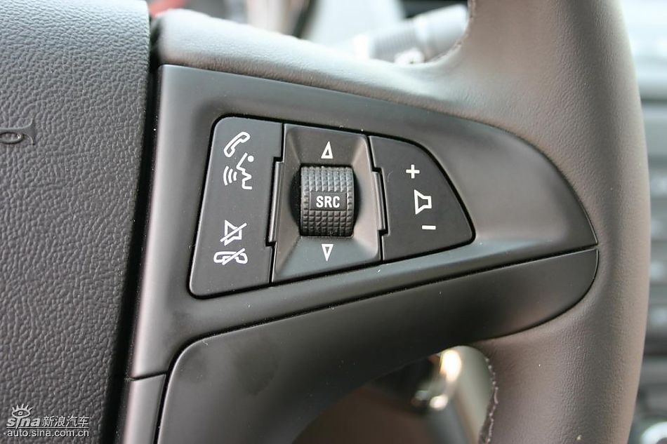 上海通用新君威1.6T到店实拍-内饰