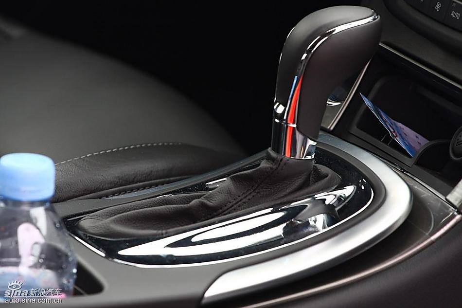 别克新君威2.0T试驾实拍图内饰