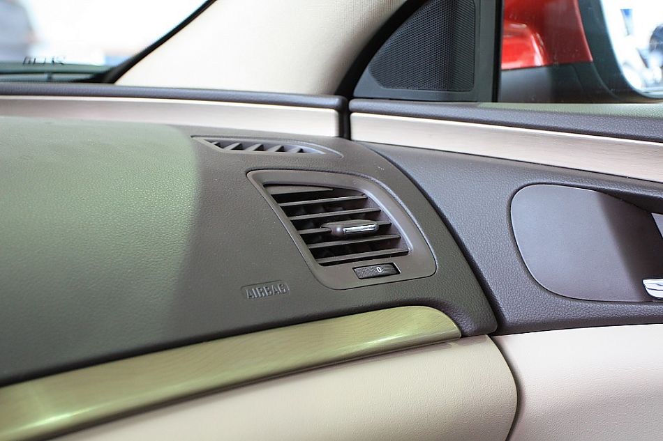 上海通用别克新君威到店实拍-内饰