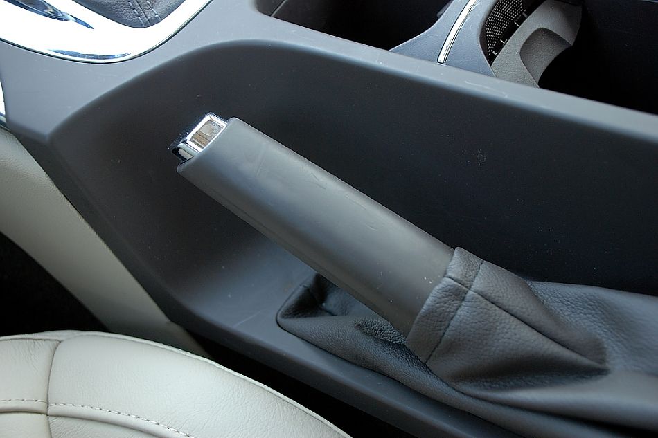 全新君威2.0内饰图片