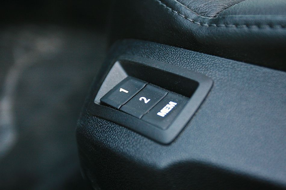 全新君威2.4内饰图片