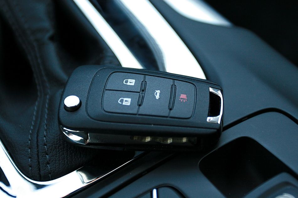 全新君威2.4内饰图片