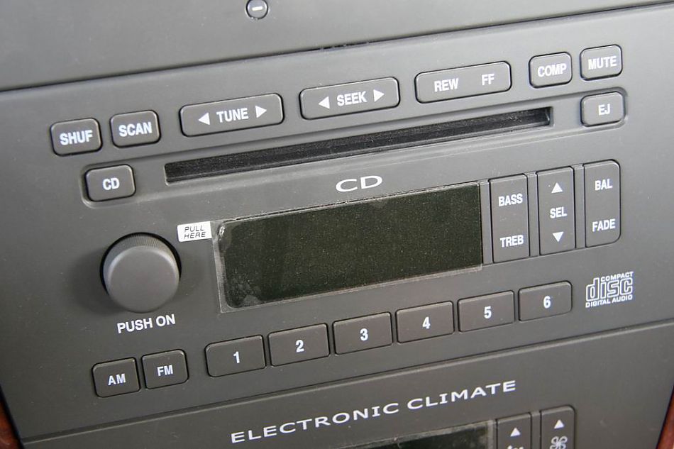 上海通用君威CD播放器