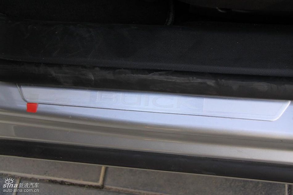 别克新君威2.0T内饰实拍图