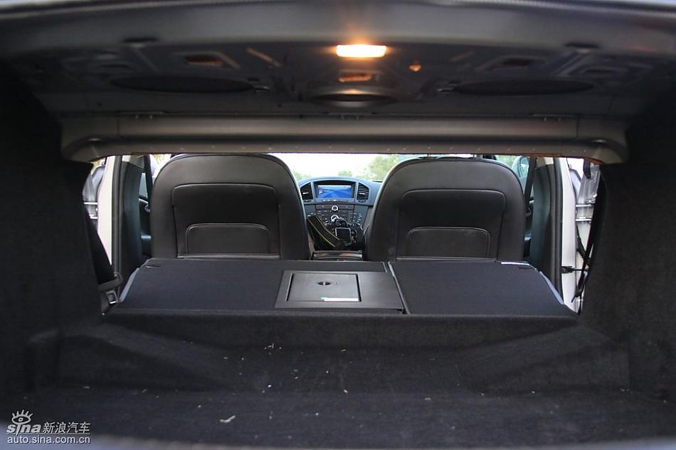 别克新君威2.0T内饰实拍图