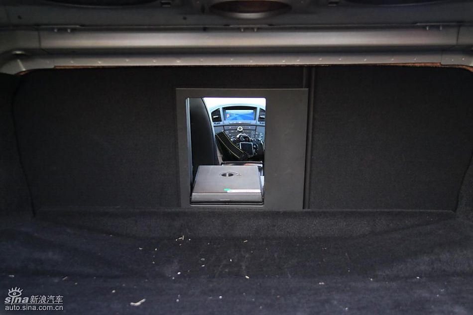 别克新君威2.0T内饰实拍图