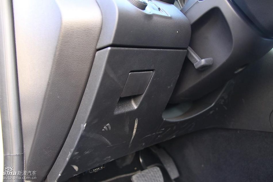 别克新君威2.0T内饰实拍图