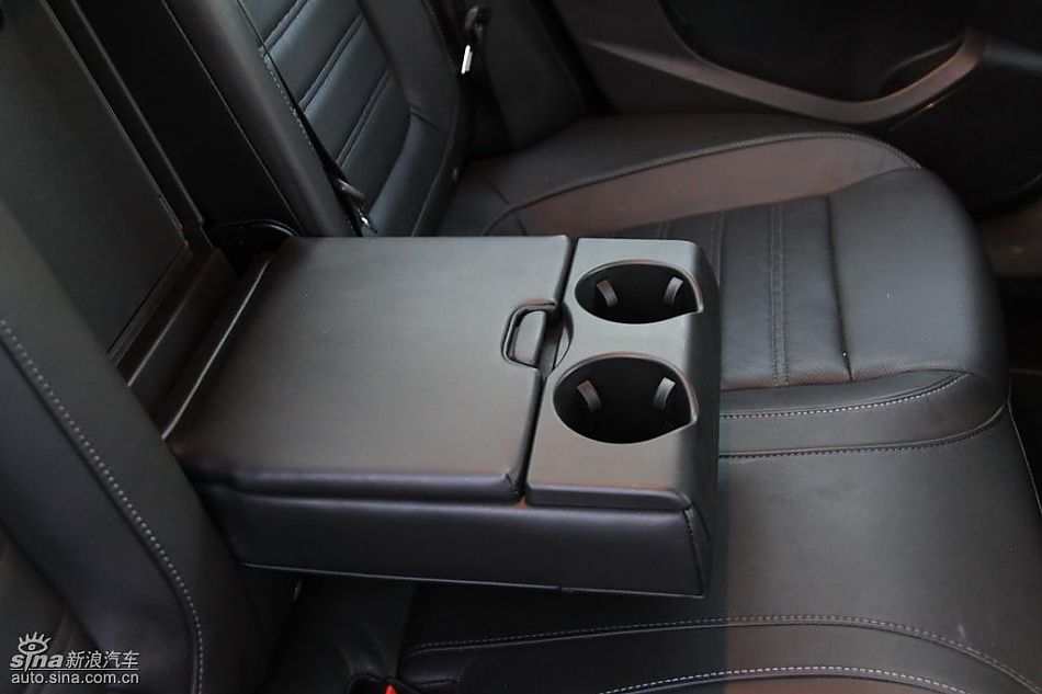 别克新君威2.0T内饰实拍图