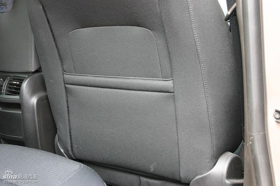 上海通用新君威1.6T到店实拍-内饰