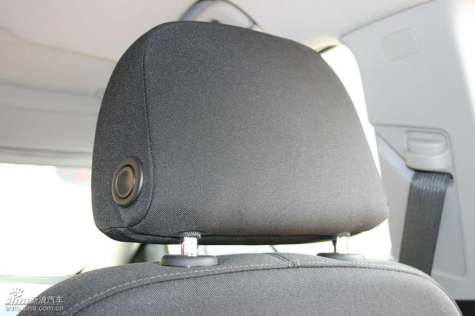 上海通用新君威1.6T到店实拍-内饰
