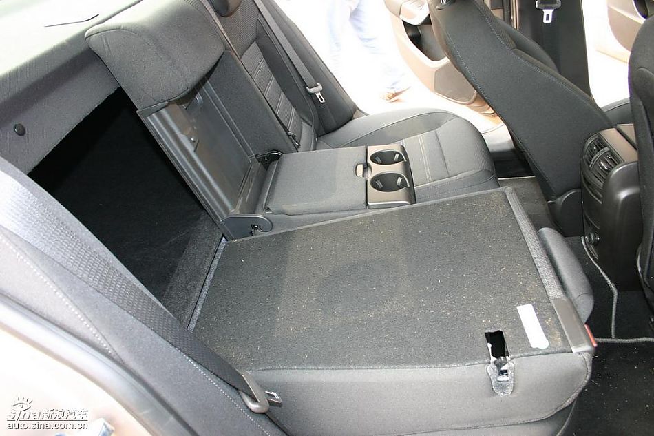 上海通用新君威1.6T到店实拍-其他