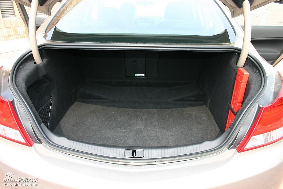 上海通用新君威1.6T到店实拍-其他