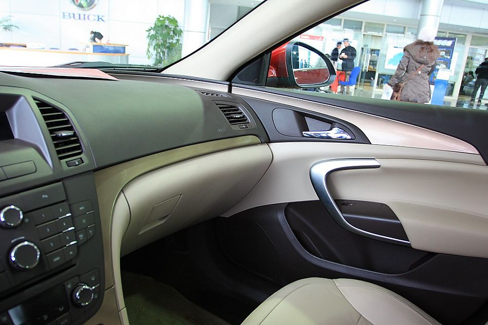 上海通用别克新君威到店实拍-内饰