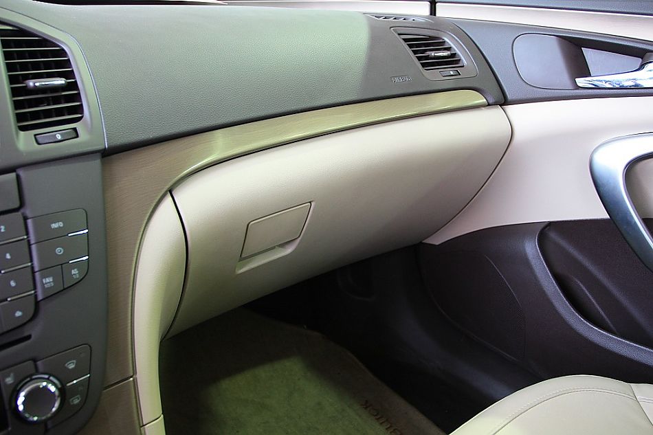 上海通用别克新君威到店实拍-内饰