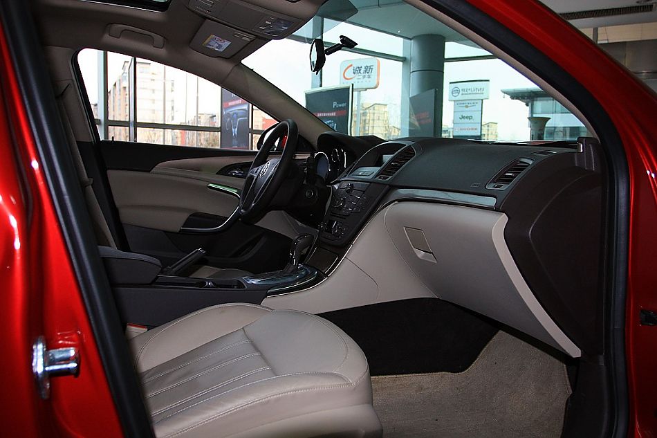 上海通用别克新君威到店实拍-内饰