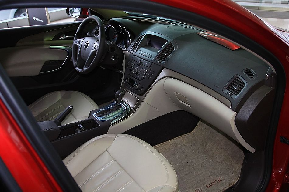 上海通用别克新君威到店实拍-内饰