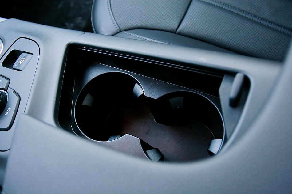 全新君威2.4内饰图片