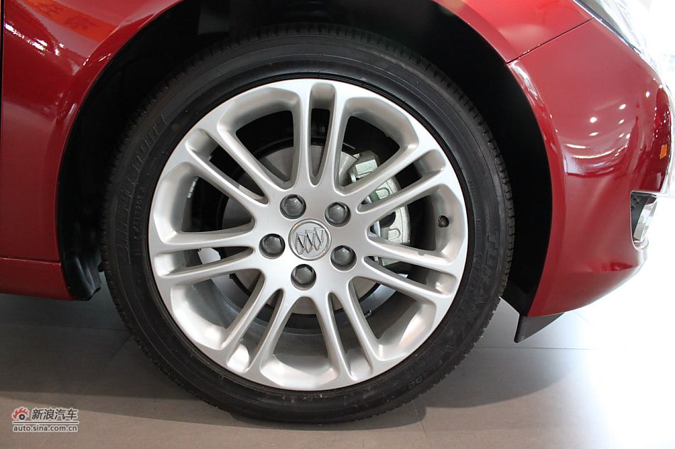 新君威外观细节