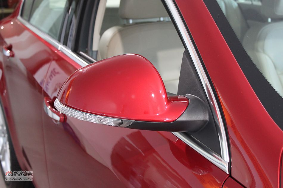 新君威外观细节