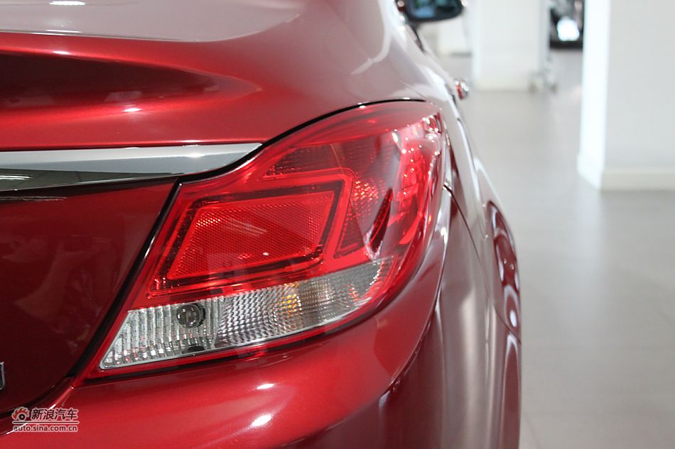 新君威外观细节