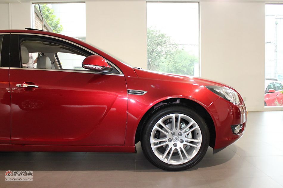 新君威外观细节