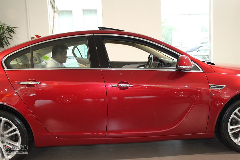 新君威外观细节