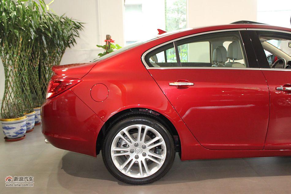 新君威外观细节