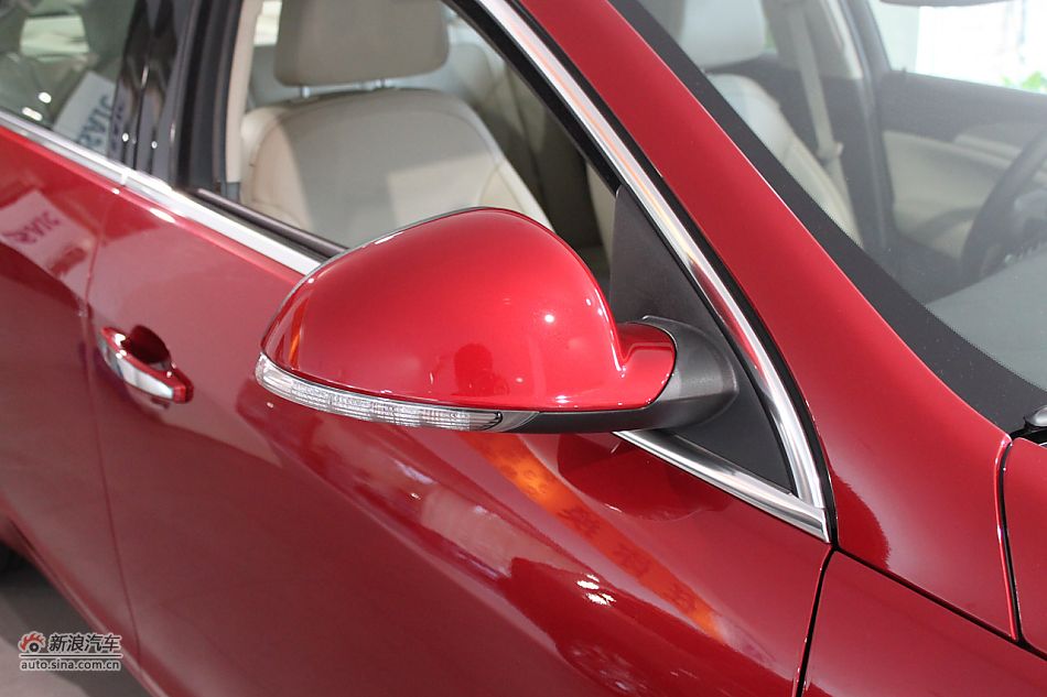 新君威外观细节