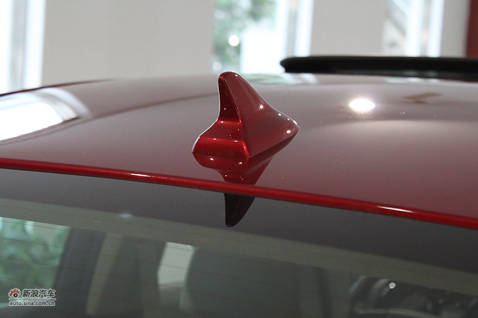 新君威外观细节