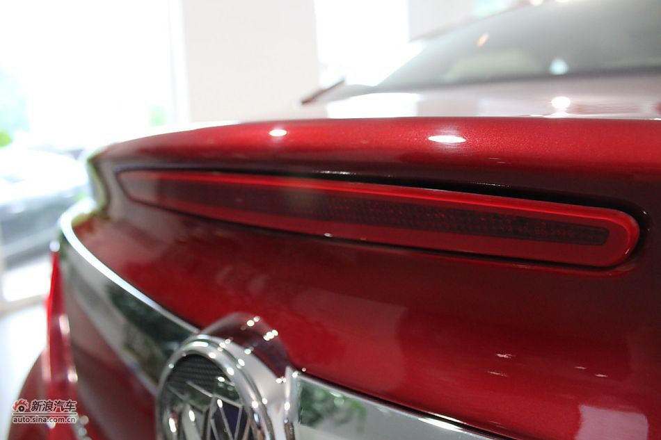 新君威外观细节