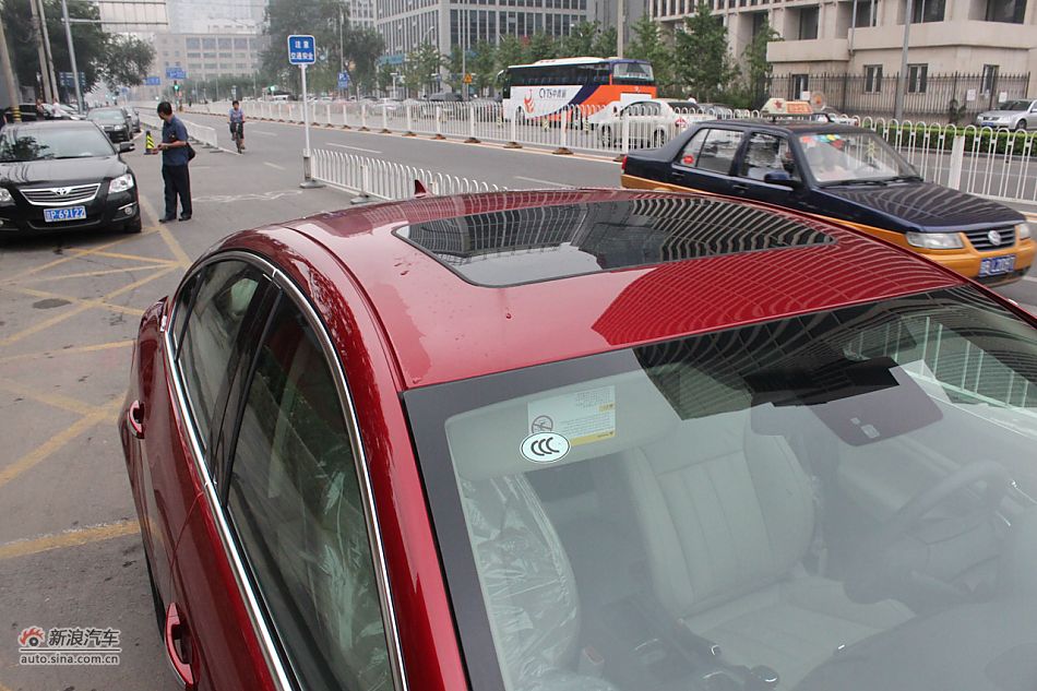 新君威外观细节