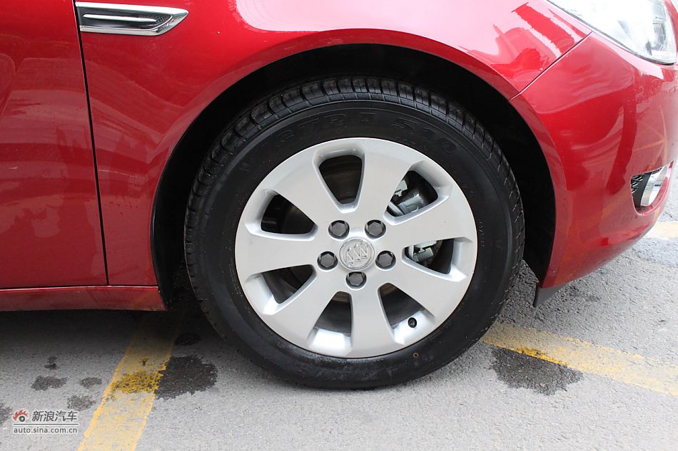 新君威外观细节