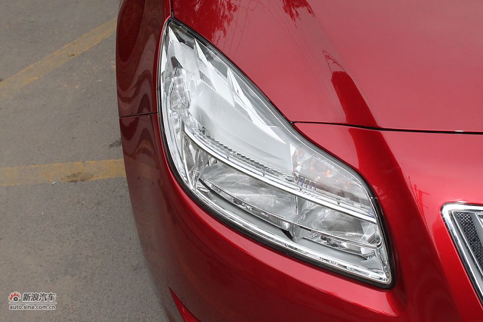 新君威外观细节