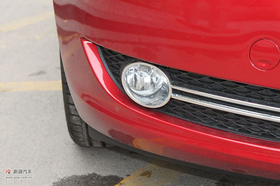 新君威外观细节