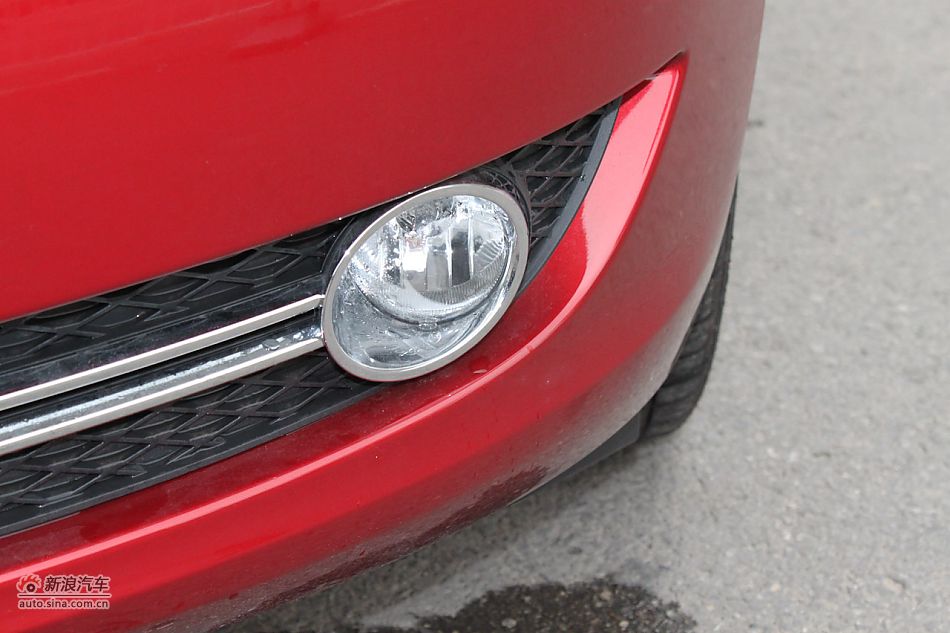 新君威外观细节