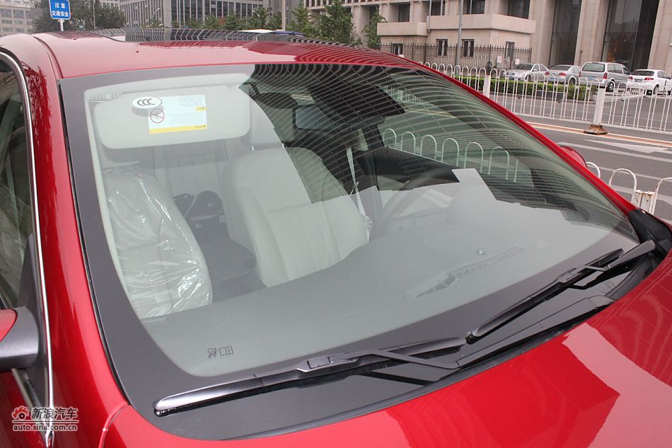 新君威外观细节