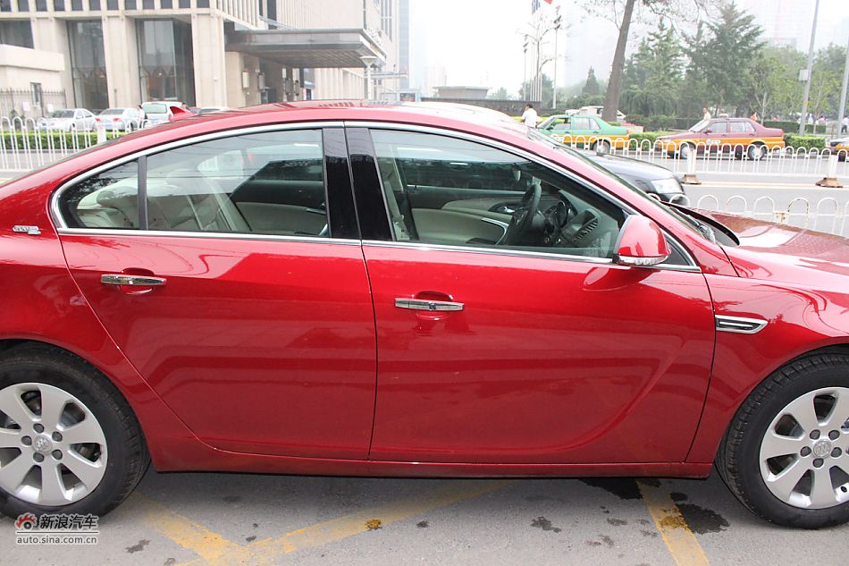 新君威外观细节