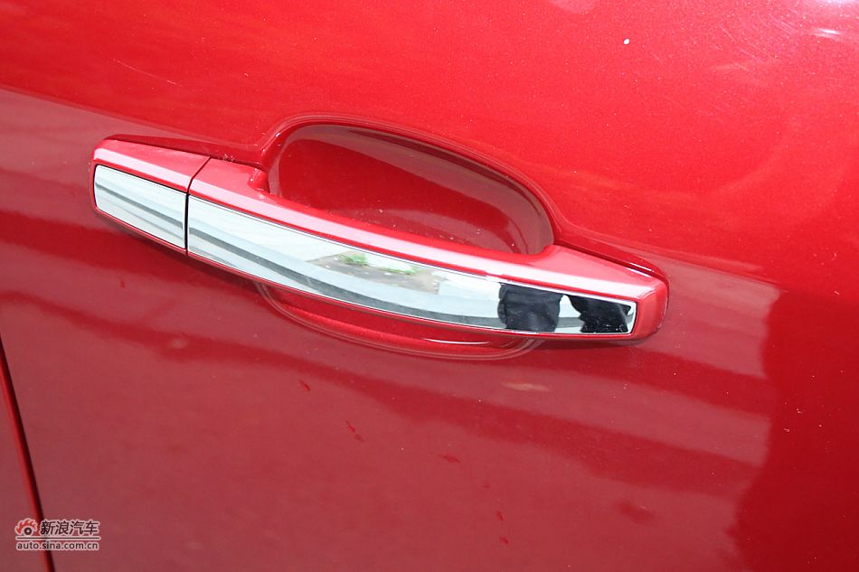 新君威外观细节