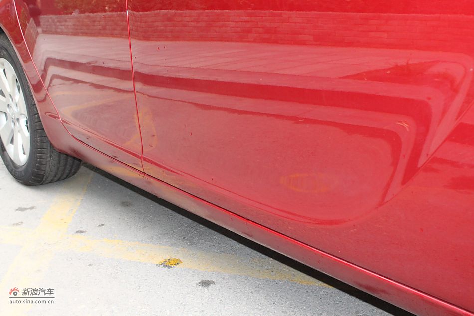 新君威外观细节