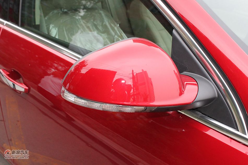 新君威外观细节