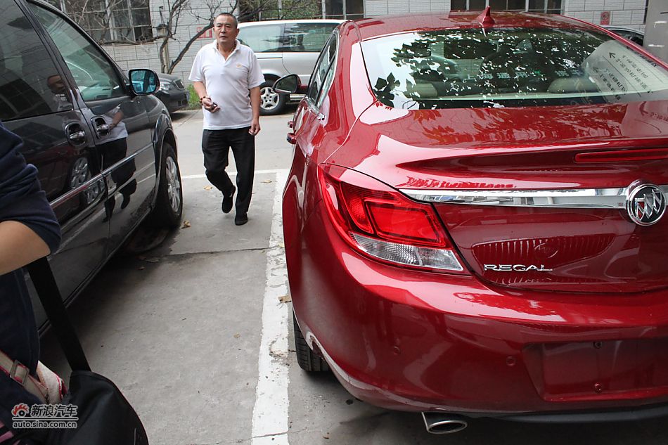 新君威外观细节