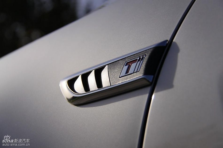 别克新君威2.0T外观实拍图