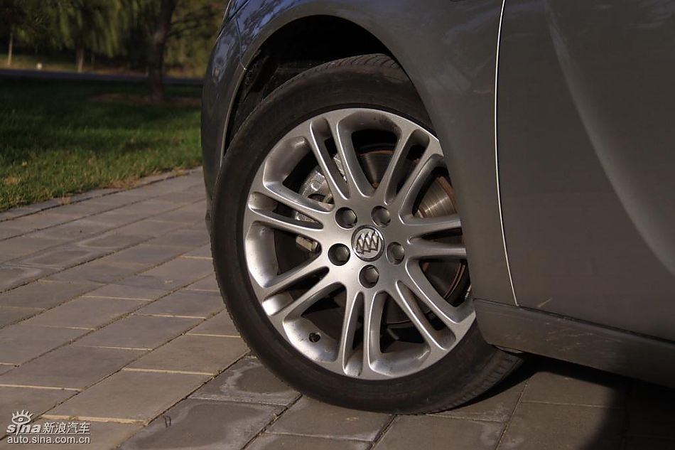 别克新君威2.0T外观实拍图