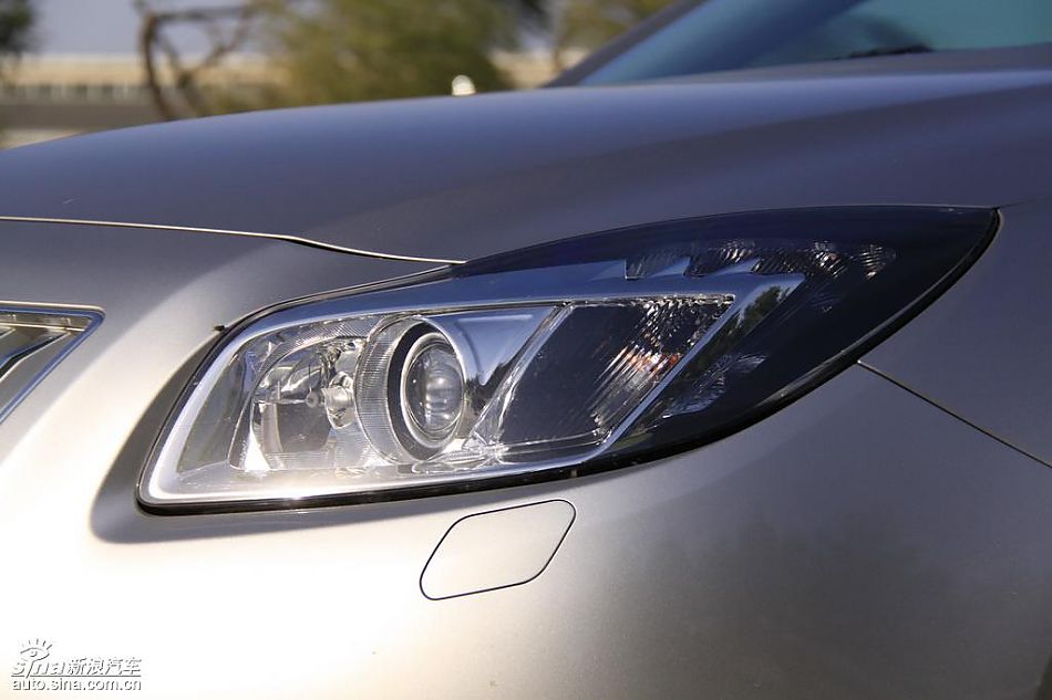 别克新君威2.0T外观实拍图