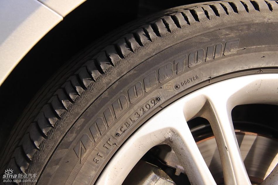 别克新君威2.0T外观实拍图