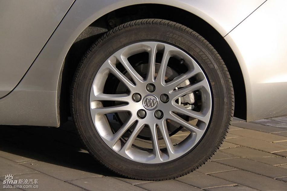 别克新君威2.0T外观实拍图