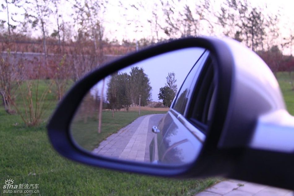 别克新君威2.0T外观实拍图