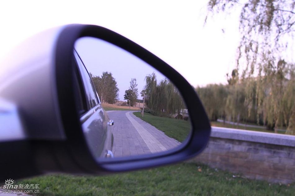 别克新君威2.0T外观实拍图