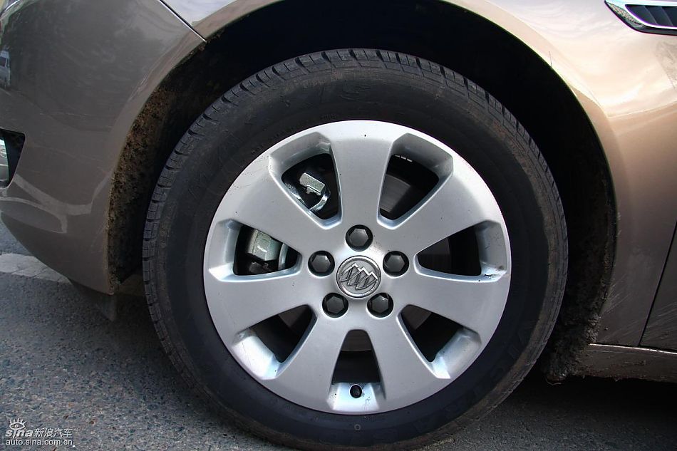 上海通用别克新君威1.6T实拍图发动机与细节