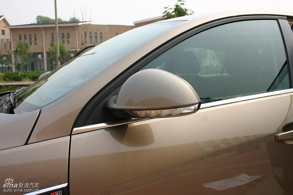 上海通用新君威1.6T到店实拍-外观